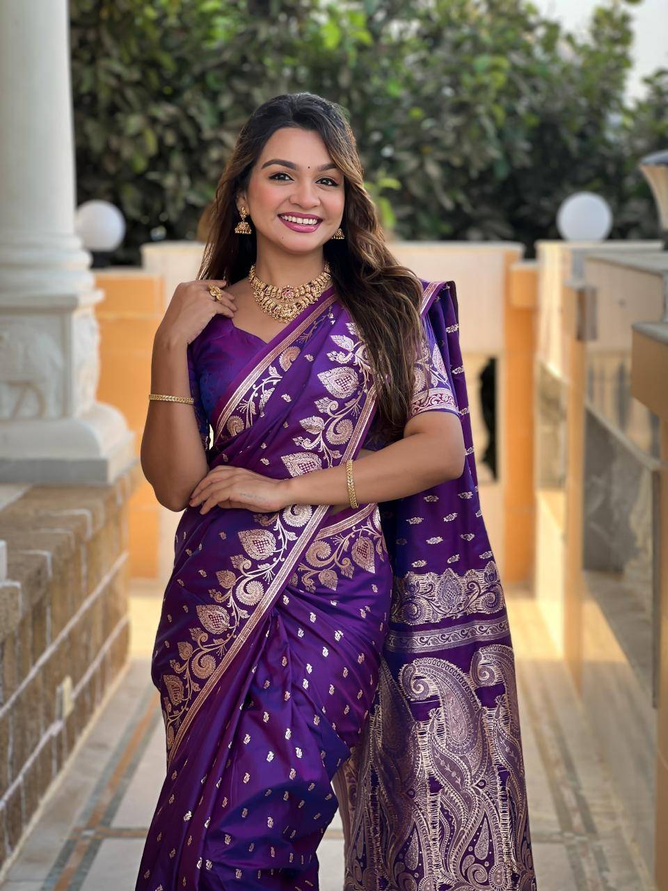 Anupama banarasi-9 Wholesale saree market in Mumbai