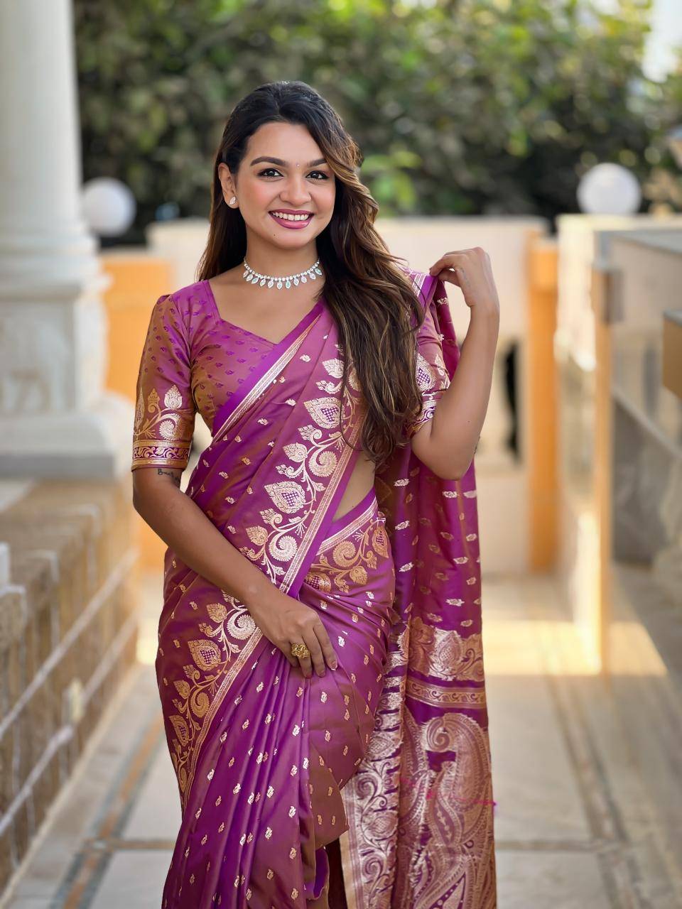 Anupama banarasi-9 Wholesale saree market in Mumbai