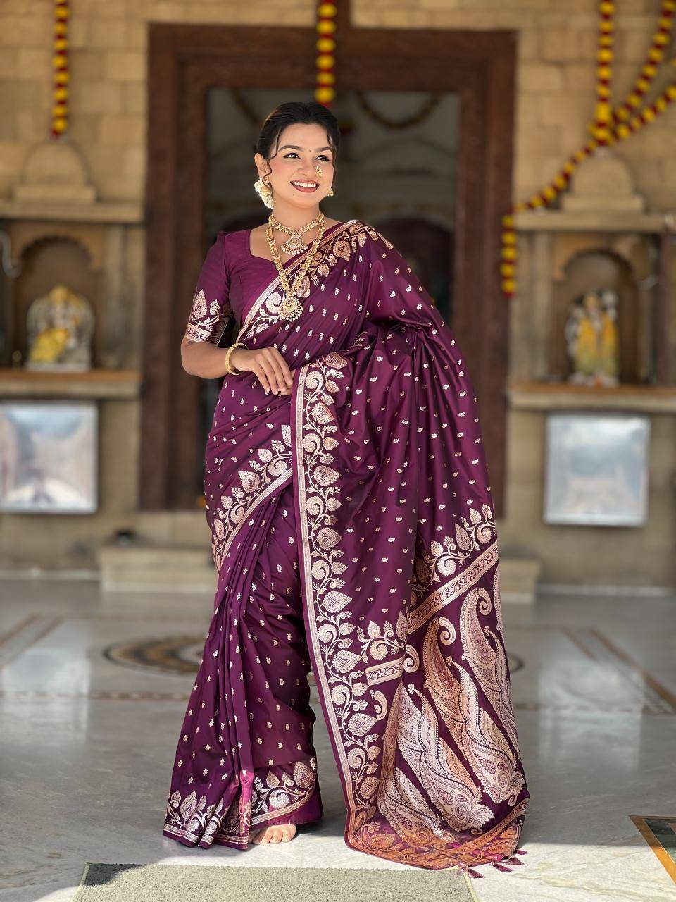 Anupama banarasi-9 Wholesale saree market in Mumbai