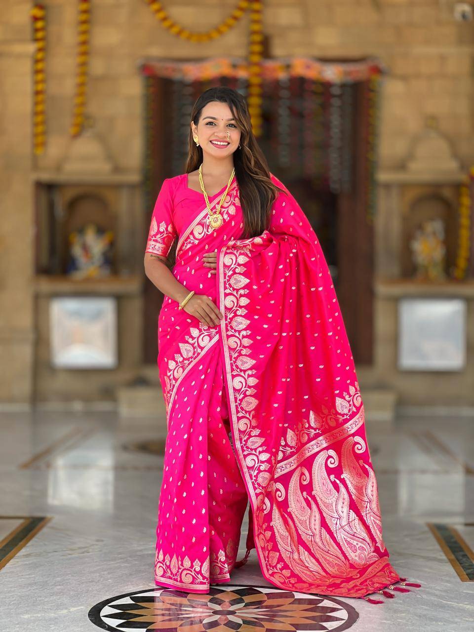 Anupama banarasi-9 Wholesale saree market in Mumbai