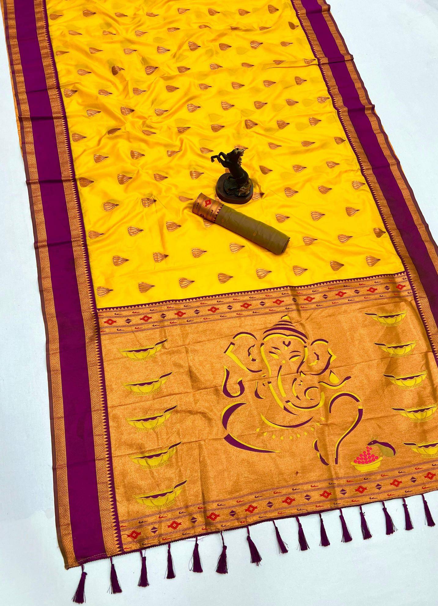 Malhar shree ganesh Saree wholesale market in Mumbai