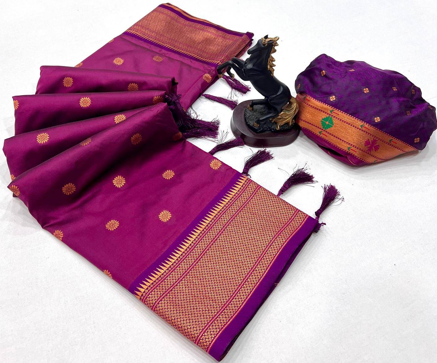 Malhar kalanjali narayanpeth Bridal saree manufacturers