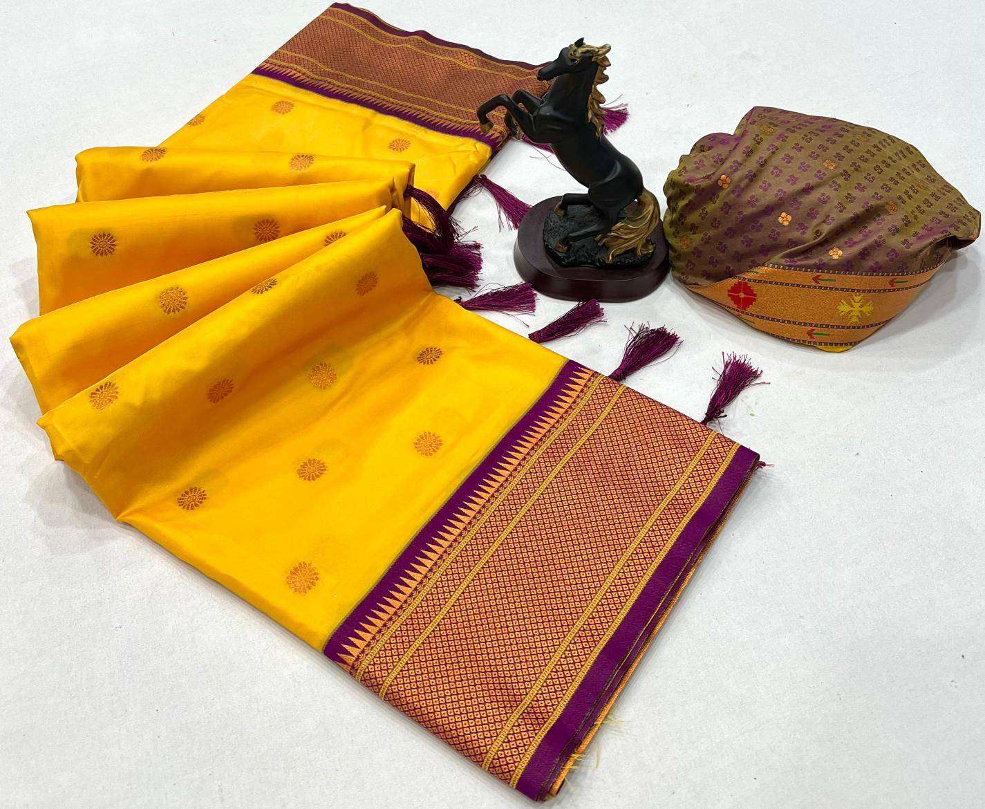Malhar kalanjali narayanpeth Bridal saree manufacturers