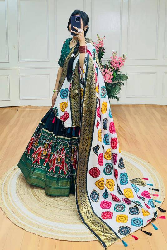 piludi Dola Silk Surat designer lehenga choli wholesale