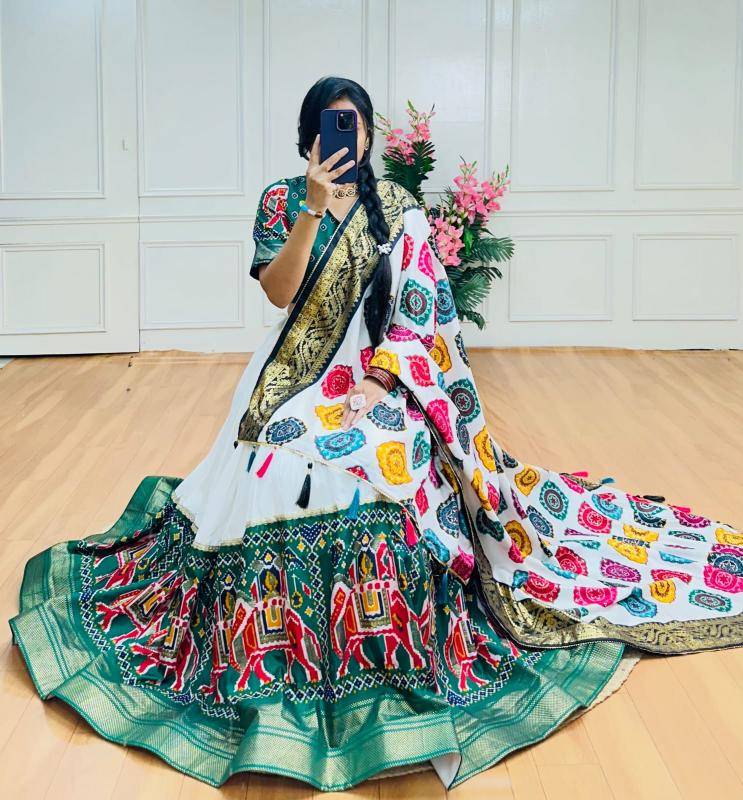 piludi Dola Silk Surat designer lehenga choli wholesale