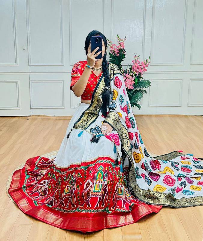 piludi Dola Silk Surat designer lehenga choli wholesale