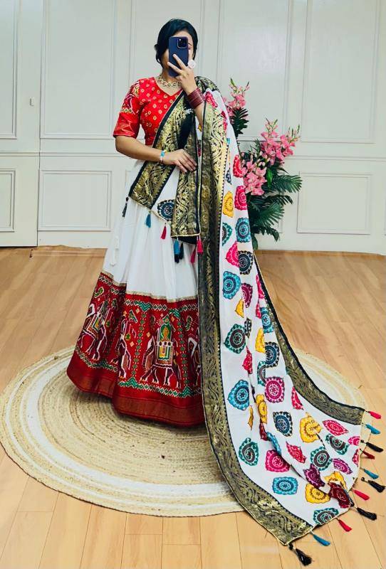 piludi Dola Silk Surat designer lehenga choli wholesale