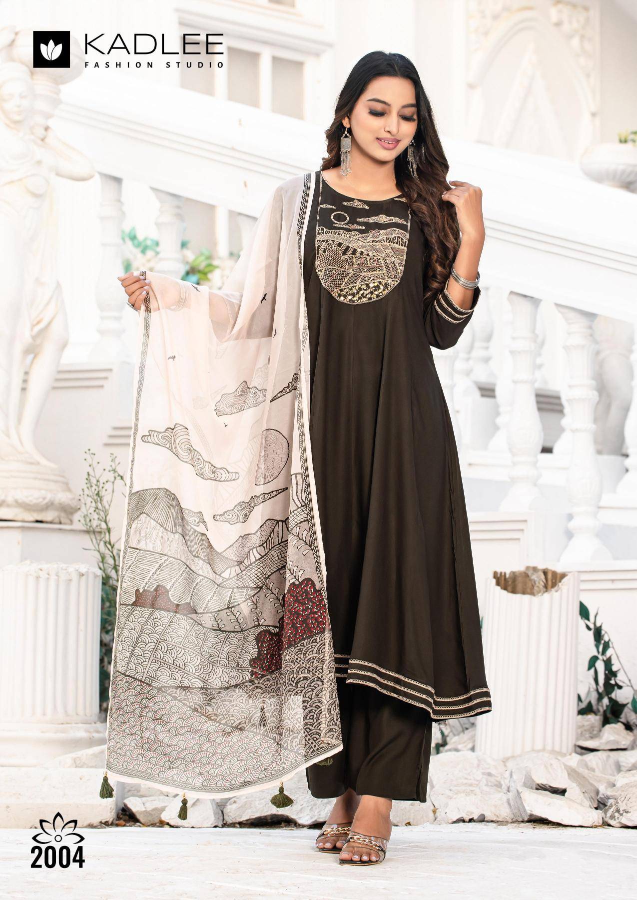Kadlee swarnika Kurti distributors in Surat