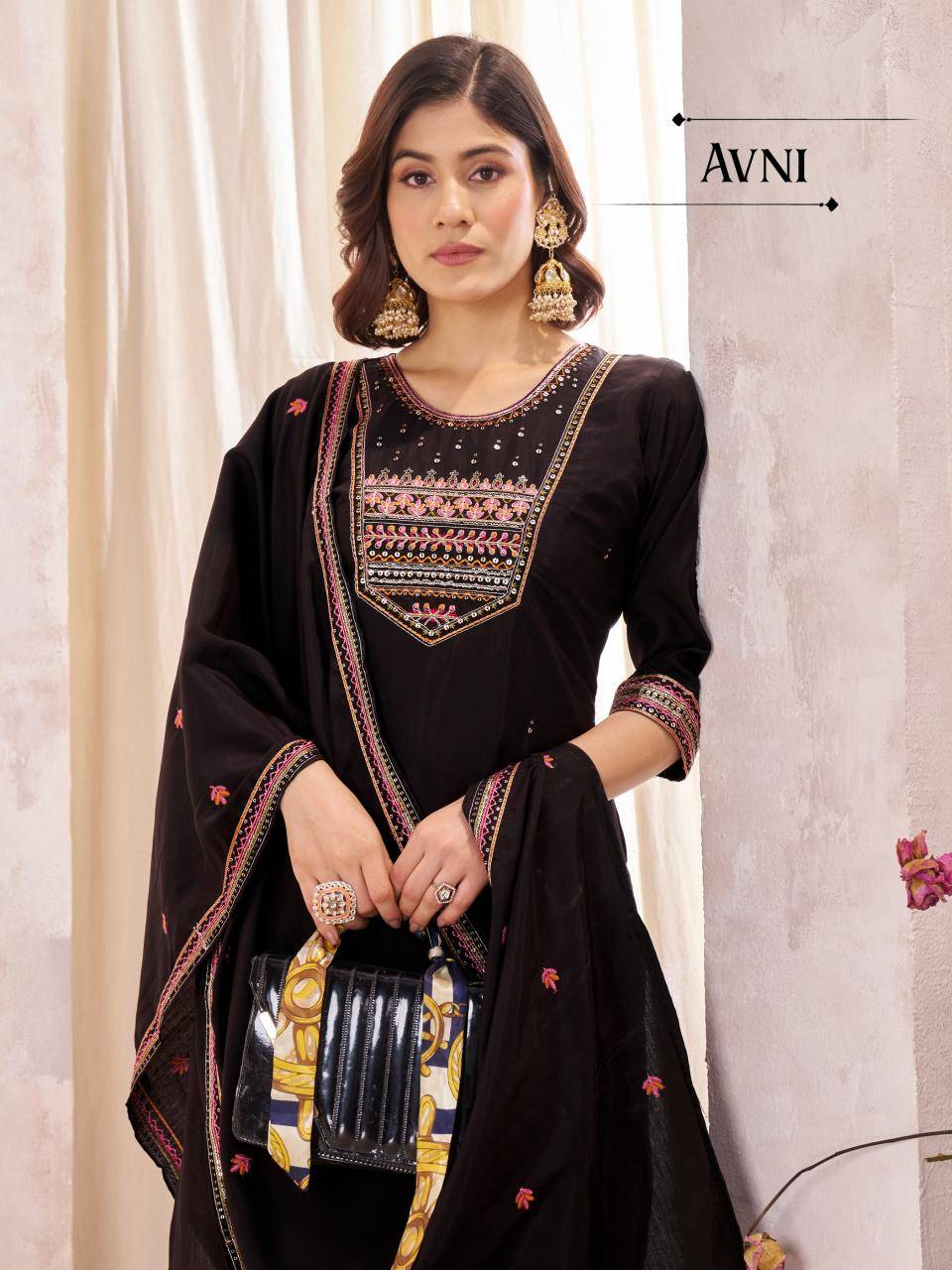 Shivay avni Kurti wholesalers in Mumbai