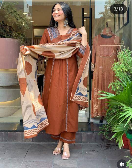 Janni border nack Kurti suppliers in Surat