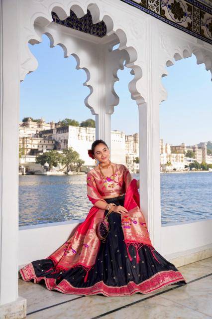 KEERTHNA Jacquard Silk BLK Bridal lehenga choli in Delhi