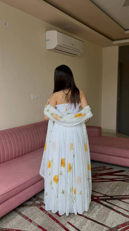 KR : 106 Organza Wholesale lehenga choli suppliers in Surat